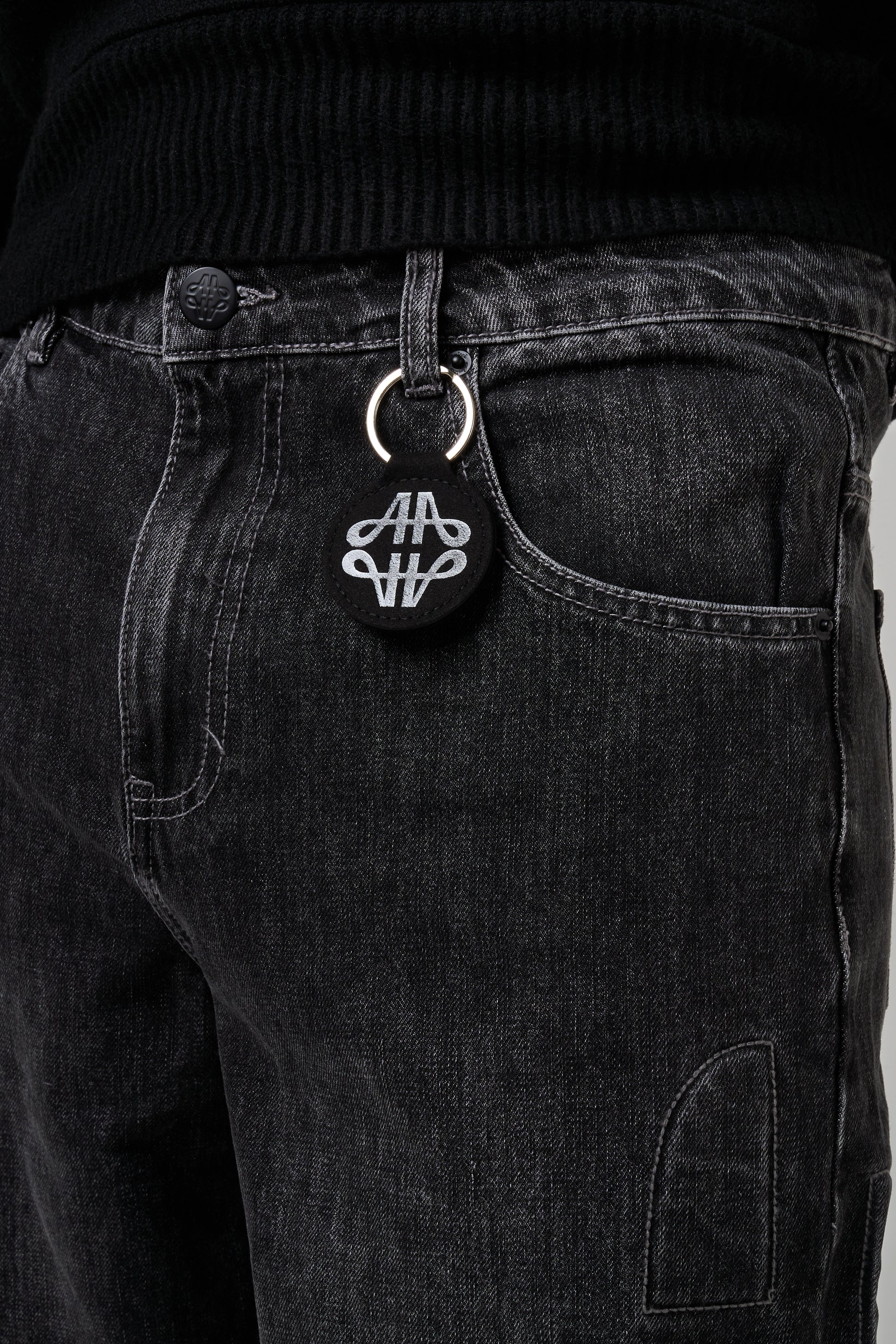 Generate Black Baggy Jean