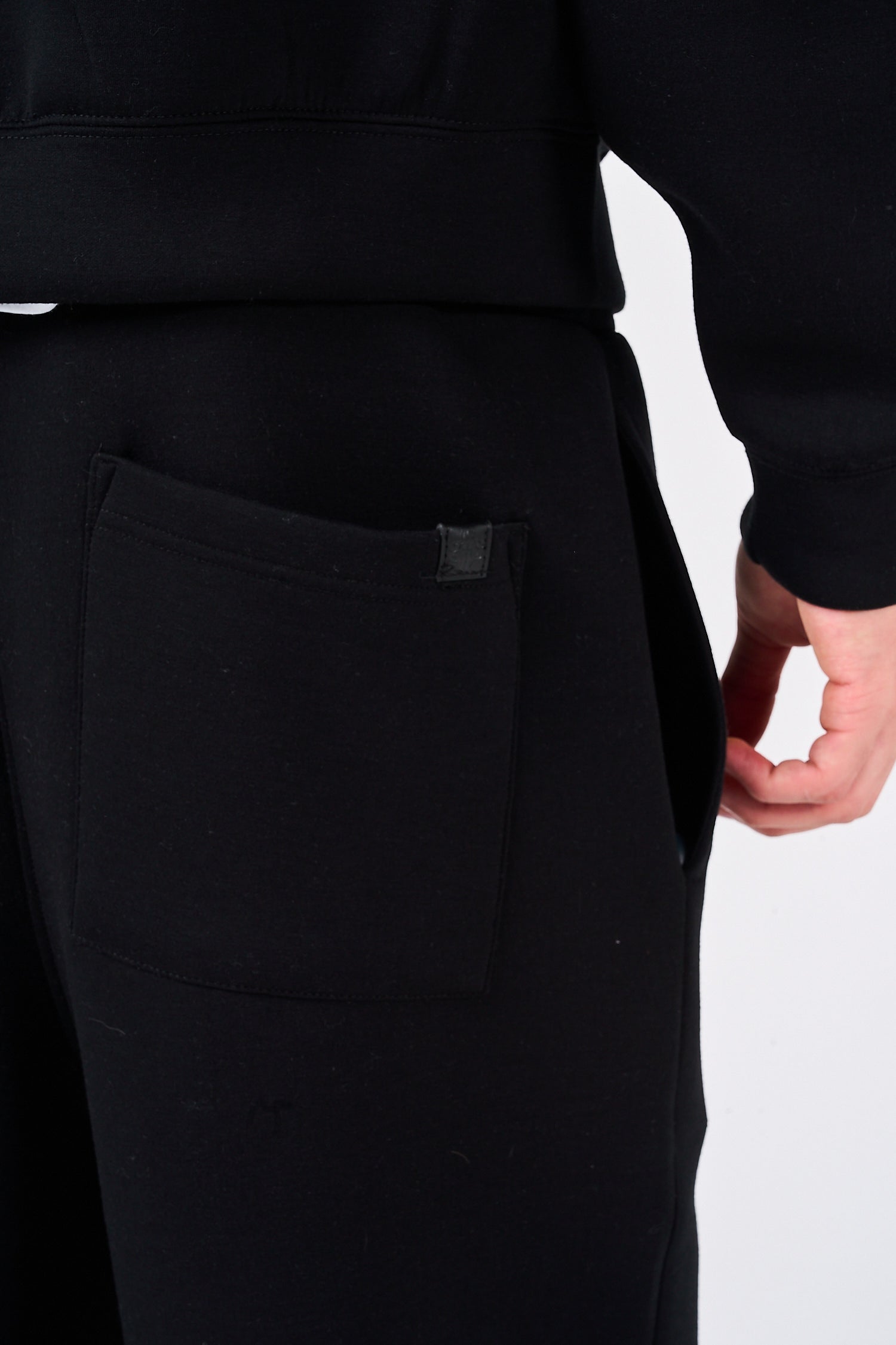 Atelier Black Scuba Jogger