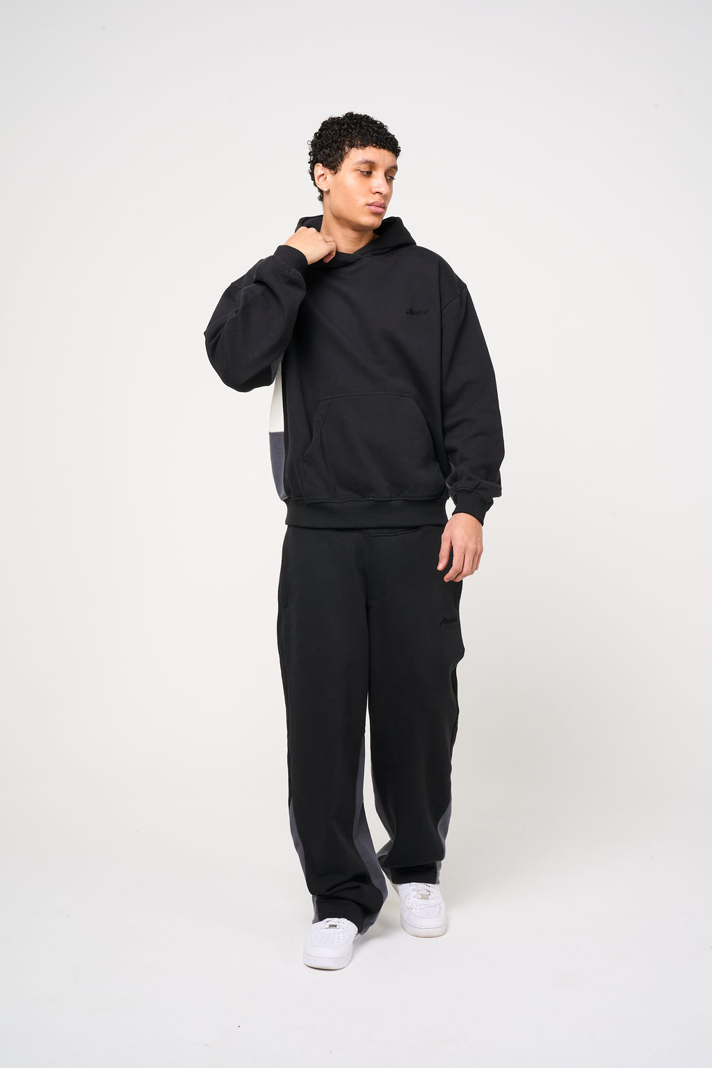 Modena Flared Jogger Black