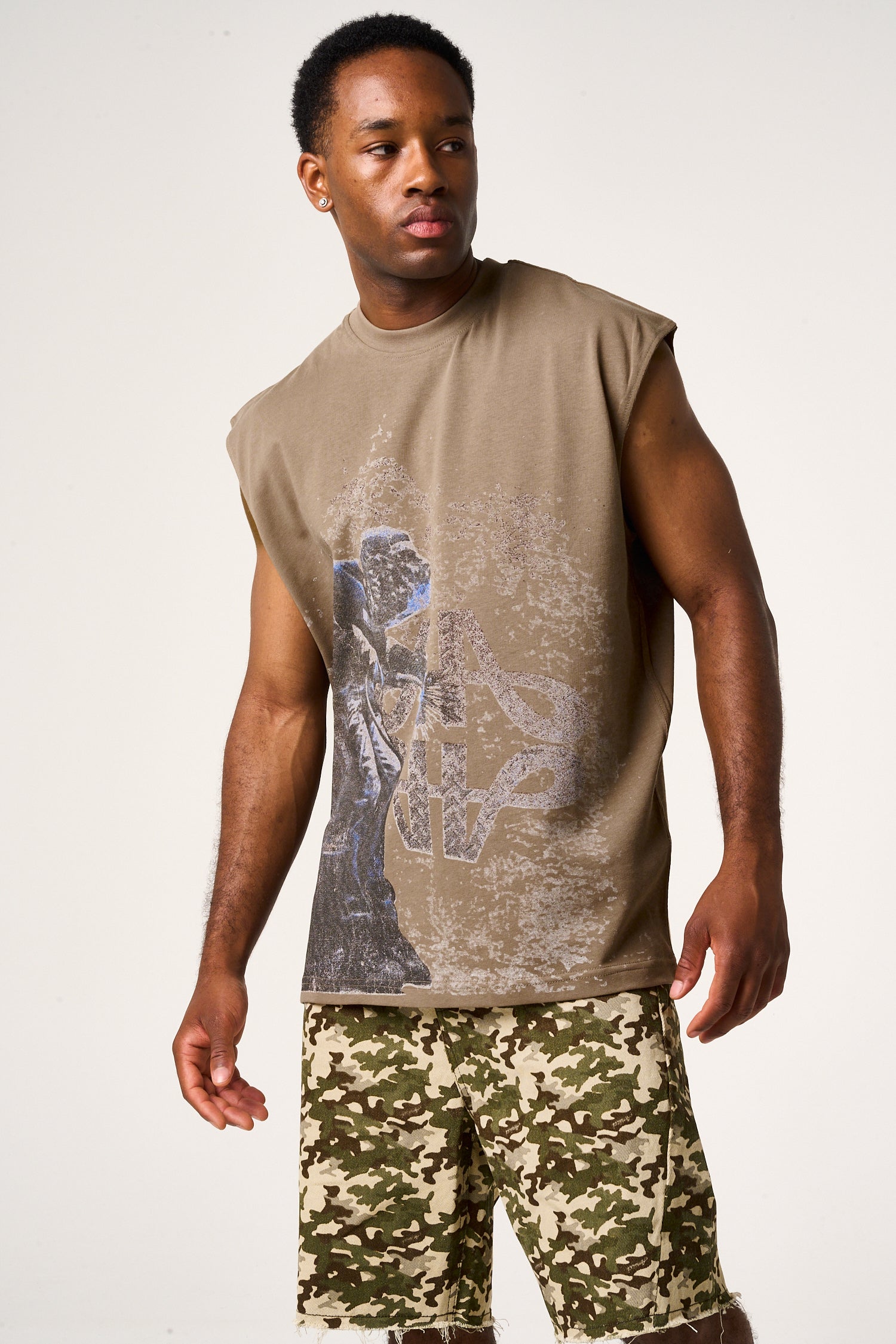 Shackle Sleeveless Graphic T