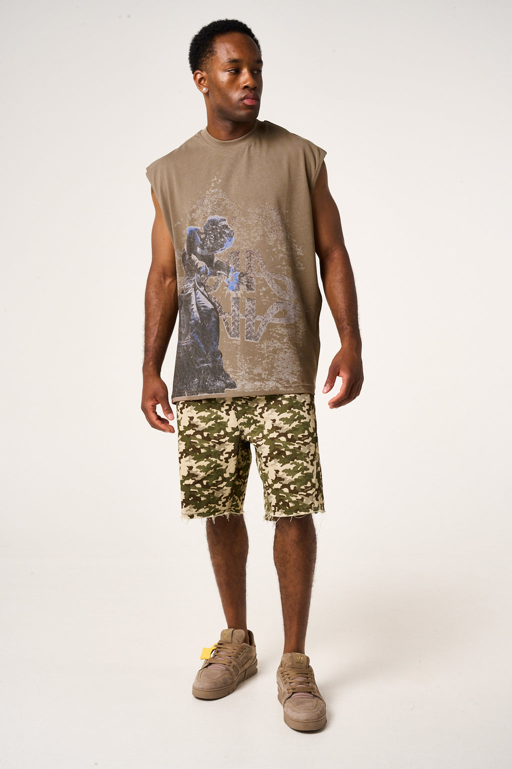 Shackle Sleeveless Graphic T